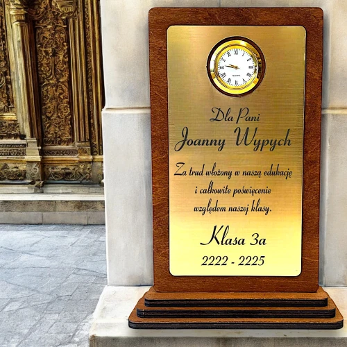 Tania statuetka dla nauczyciela 9W10