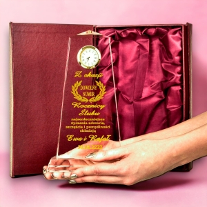 Luksusowa Kryształowa Statuetka z Zegarkiem – Idealny Prezent na Jubileusz Rocznicę Ślubu dla Rodziców Dziadków Teściów Znajomych 10 20 30 40 50 60 0223W10c.jpg