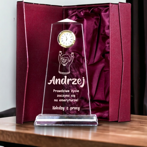 Szlifowana Statuetka z Kryształu – Elegancki Upominek dla Szanownego Emeryta Emerytki z okazji zakończenia pracy - przejścia na emeryturę 0223W42e.jpg