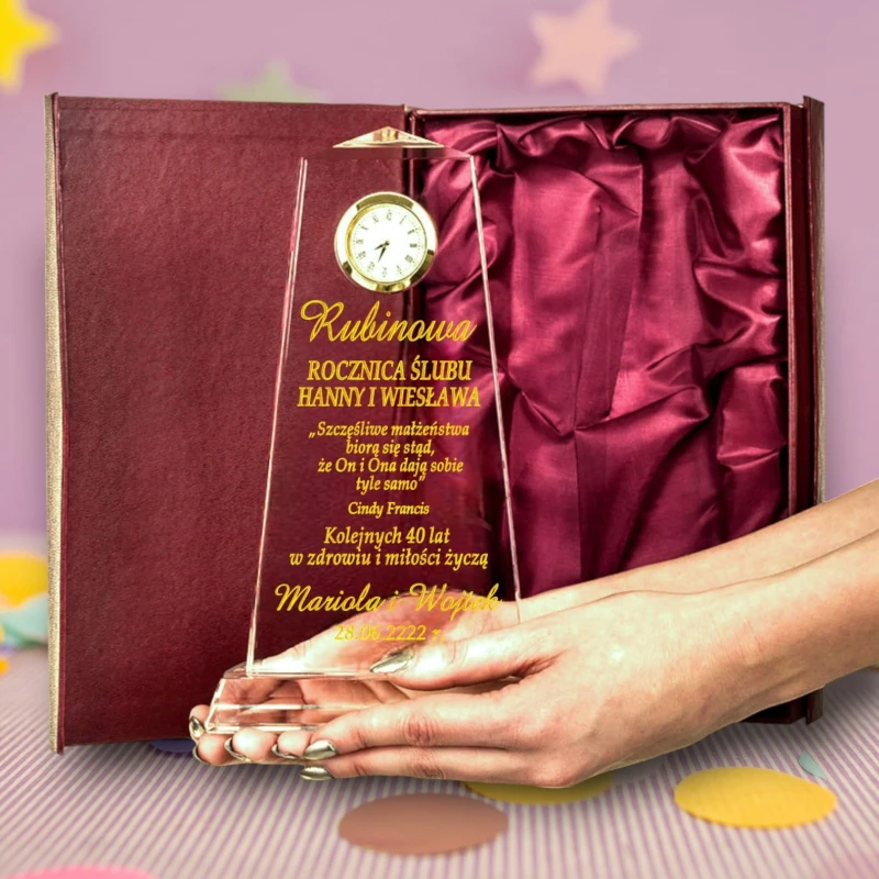 Statuetka z zegarem na rocznicę rodziców — zdjęcie 6