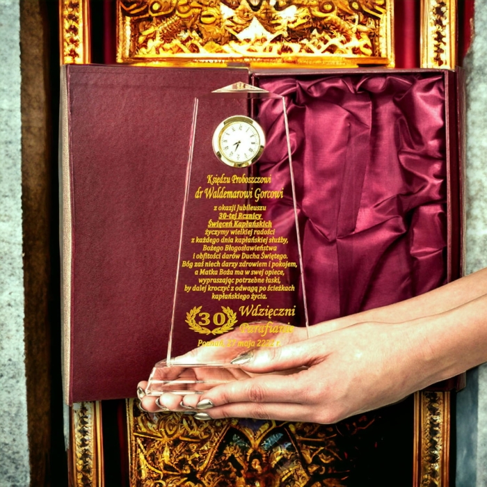 Statuetka dla kapłana na odejście z parafii — zdjęcie 6