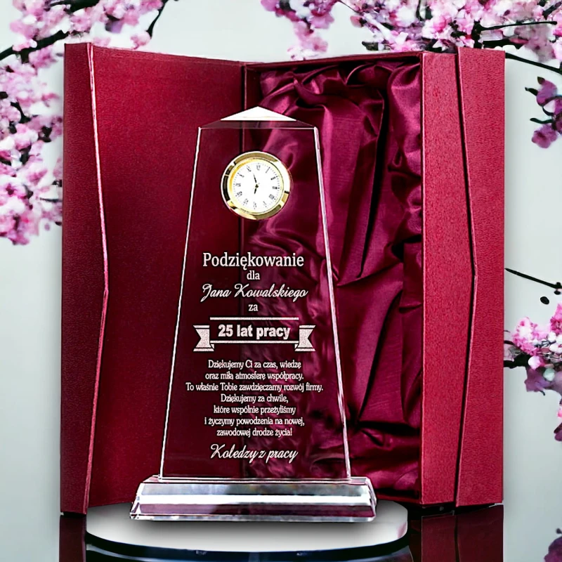 Statuetka na jubileusz pracy z grawerem — zdjęcie 7