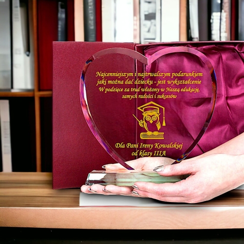 Prezent dla nauczycielki nauczyciela wychowawcy na koniec roku szkolnego akademickiego - upominek dla trenera wychowawczyni - serce z grawerem i etui