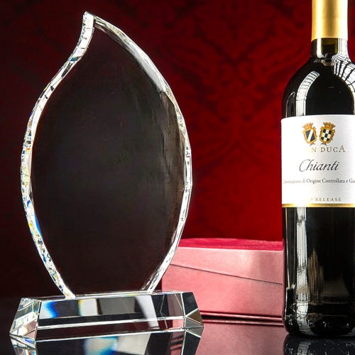 Kryształowa Statuetka w kształcie Łezki ze szlifowanymi rombowo bokami - etui prezentowe i grawer dowolnego tekstu w cenie.