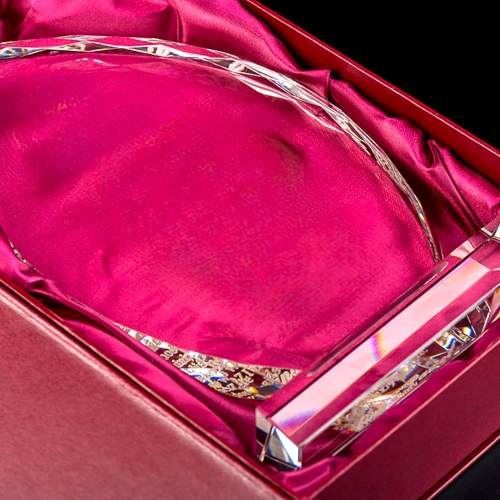 Kryształowa Statuetka w kształcie Łezki ze szlifowanymi rombowo bokami - etui prezentowe i grawer dowolnego tekstu w cenie.