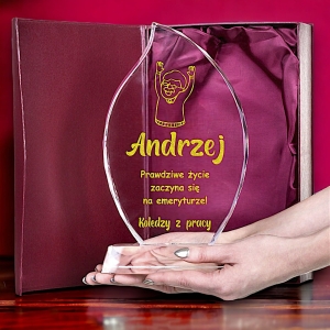 Śmieszny Prezent Biznesowy - odejście na emeryturę dla zasłużonego pracownika - duży 26 cm kryształ w etui - elegancki prezent 0222W48b.jpg