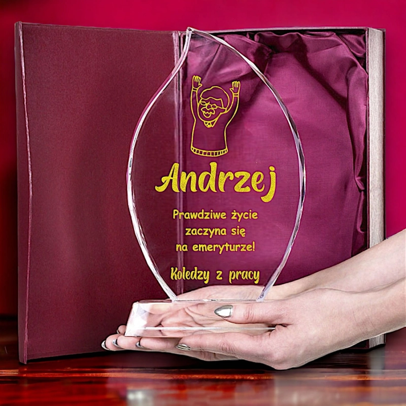 Śmieszny Prezent Biznesowy - odejście na emeryturę dla zasłużonego pracownika - duży 26 cm kryształ w etui - elegancki prezent 0222W48b.jpg