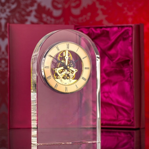 Piękny kryształowy zegar statuetka trofeum statuetka na każdą okazję grubości aż 4 cm. Dowolny grawer w cenie oraz piękne sztywne etui prezentowe. Może służyć jako ekskluzywny upominek biznesowy. Dostępny tylko w Dekoprint.pl 0329a1.jpg