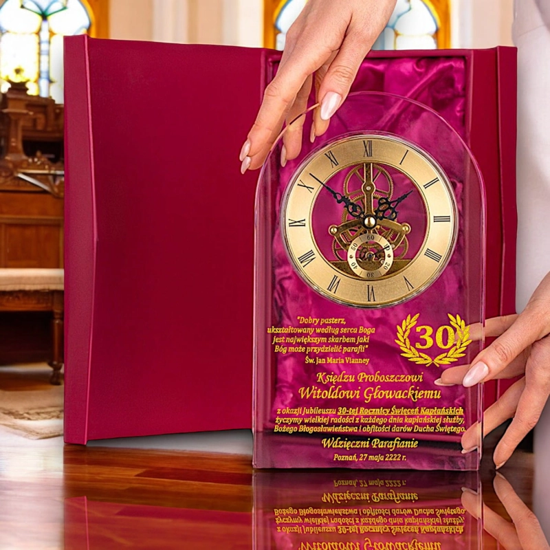 Prezent dla księdza biskupa proboszcza na rocznicę święceń podziękowanie za posługę odejście - ogromny grawerowany kryształowy zegar z etui 0329W28b.jpg
