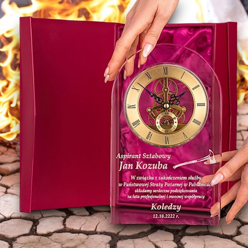 Elegancki i szykowny prezent dla strażaka na rocznicę służby odejście na emeryturę - ogromny zegar kryształowy z Twoją dedykacją - zupełna dowolność treści