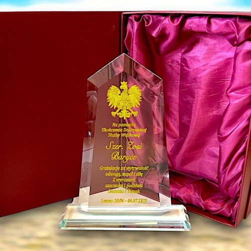 Prezent dla Żołnierki Żołnierza z Godłem Polski  - piękna statuetka nagroda trofeum za awans zasługi