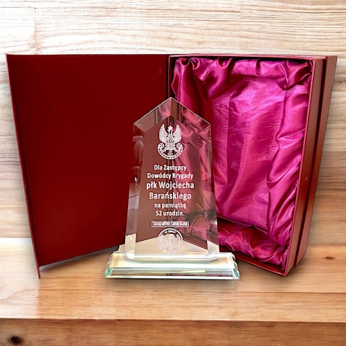 Prezent na 1-99 Urodziny dla Żołnierza + logo jednostki - statuetka z grawerem i etui 