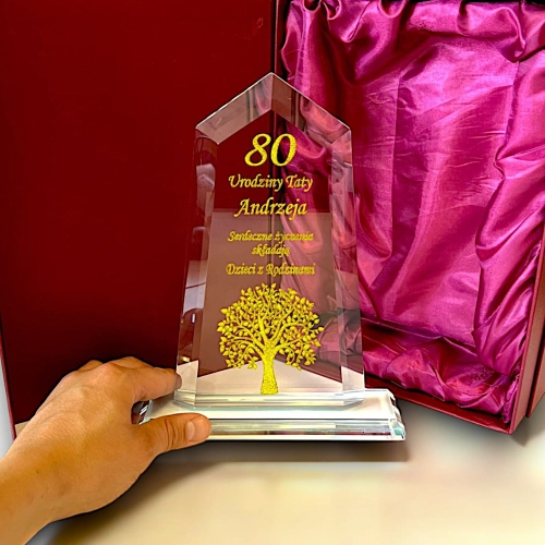 Co na Prezent dla Taty na Urodziny? Eleganckie Trofeum Upominek z Twoim grawerem - wyraź swoją miłość dla bliskiej osoby 0334W47b.jpg