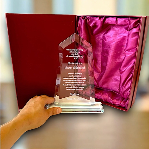 Prezent na obronę doktoratu zakończenia przewodu doktorskiego - dowolny grawer w cenie etui ozdobne