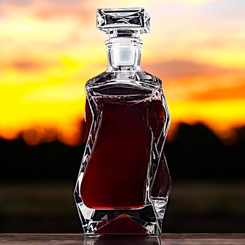 Piękna karafka łamana z grubym dnem i eleganckim korkiem - może być grawerowana na dowolną okazję dla dowolnej osoby czy firmy  0144a2.jpg