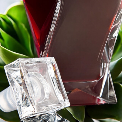 Piękna karafka łamana z grubym dnem i eleganckim korkiem - może być grawerowana na dowolną okazję dla dowolnej osoby czy firmy  0144c2.jpg