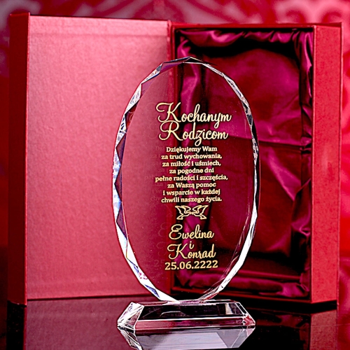 Owalny kryształ na prezent firmowy dla klienta szefa najlepszego pracownika