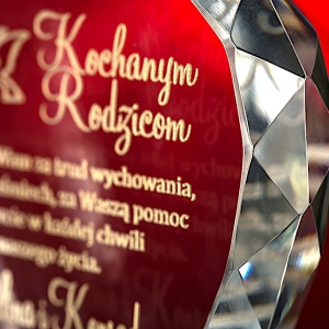 Grawerowana statuetka kryształ serce na kolumnie prezent na 1-99 urodziny rocznicę ślubu złote srebrne perłowe kryształowe rubinowe diamentowe dębowe kamienne gody jubileusz 0260i.jpg
