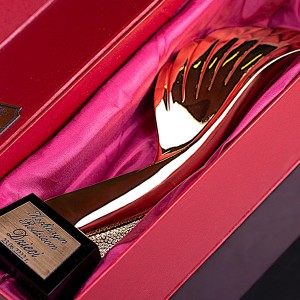 Złota statuetka trofeum sportowe — zdjęcie 8