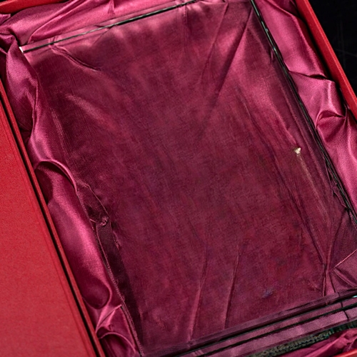 Szklana statuetka z grawerem na każdą okazję - w cenie złocenie lub srebrzenie i ozdobne etui 0277c.jpg