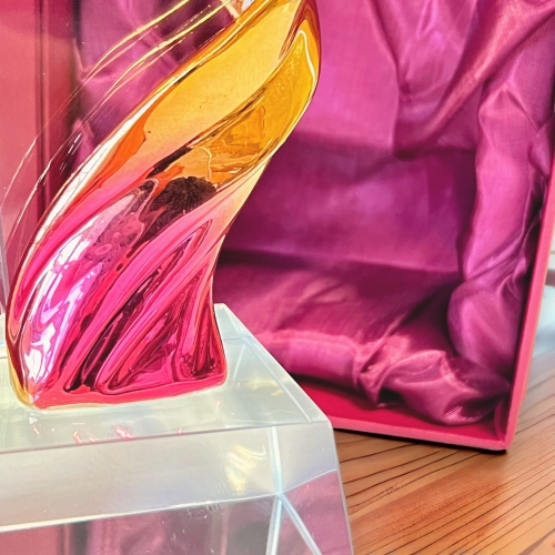 Wyjątkowa statuetka Płomień 29 cm z etui prezentowym w cenie - możemy przygotować dla Ciebie dowolny grawer