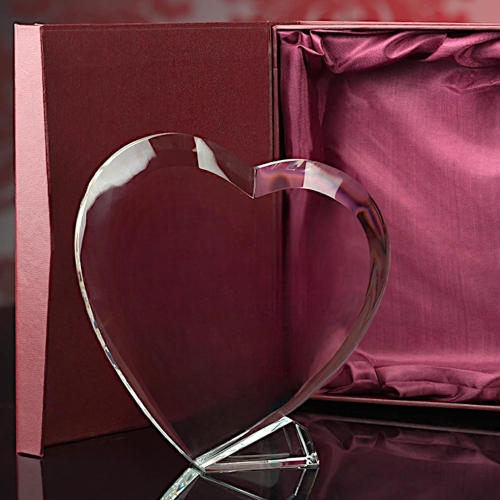 Piękna statuetka - pochyłe serce - ładnie prezentuje się jako podarunek dla bliskiej osoby - zamiany graweru i sam grawer w cenie 0275e.jpg