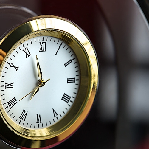 Grawerowana statuetka kryształ serce z zegarkiem etui prezent na 1-99 rocznica rocznicę ślubu jubileusz urodziny ślub dla mam taty rodziców dziadków babci dziadka mamy taty matki ojca FOTO W CENIE  0243d.jpg