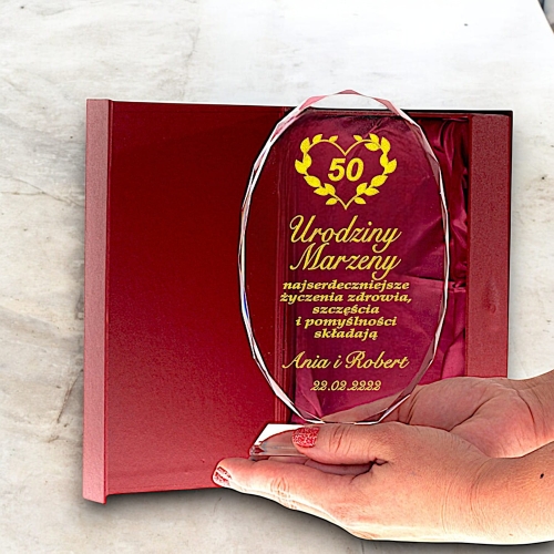 Niespotykany prezent urodzinowy - kryształowy OBELISK z grawerem - personalizacja na 18 25 30 35 40 45 50 55 60 65 70 75 80 85 90 95 100 urodziny JUBILEUSZ 0151W30b.jpg