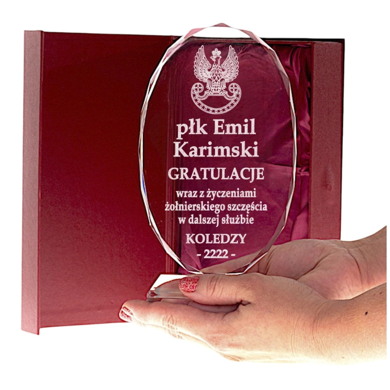 Prezent dla żołnierza wojskowego na jubileusz służby wybitne osiągnięcia grawerowany kryształ z etui dla Kapitana Kaprala Sierżanta Majora Generała Komandora Oficera Podoficera Pułkownika 0151W48a.jpg