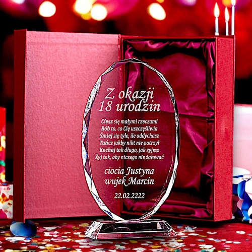 Prezent na osiemnastkę z okazji 18 urodzin dla dziecka wnuka wnuczki od rodziców dziadków chrzestnych rodziny - grawerowany kryształ na lata z etui