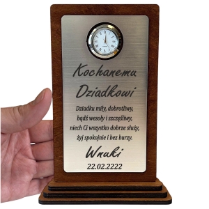 Budżetowy Prezent na Dzień Dziadka dla Bliskiej Osoby - grawerowana statuetka z prawdziwym zegarkiem  0359W23a.jpg