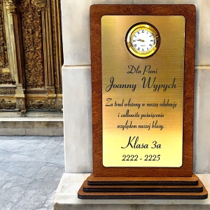 Piękna Tania Statuetka - Podziękowanie dla nauczyciela promotora wykładowcy dyrektora wychowawcy - Zakończenie Roku Szkolnego Studniówka Przedszkole 0359W10b.jpg
