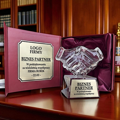 Grawerowana statuetka GRATULACJE UŚCISK DŁONI luksusowy prezent upominek biznesowy dla szefa pracownika na emeryturę odejście dla kierownika dyrektora prezesa firmy współpracującej partnera wspólnika