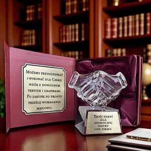 Upominek biznesowy - dla szefa pracownika firmy współpracującej - podziękowanie za współpracę kryształowa statuetka na każdą okazję biznesową rocznicę założenia firmy jubileusz otwarcia interesu 0363W00c.jpg