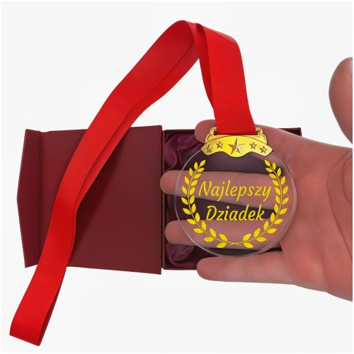 Tani Niedrogi Prezent dla na Dzień Dziadka 50 60 70 80 90 100 Urodziny Medal Kryształowy Pamiątkowy Etui w Cenie  0372W08a.jpg