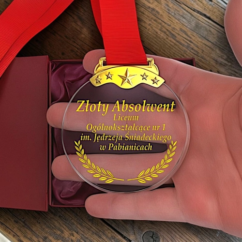 Tani Niedrogi Prezent dla Ucznia Uczennicy Przedszkolaka na Koniec Roku Szkolnego Nagroda Pamiątka MEDAL Kryształowy z Etui Prezentowym