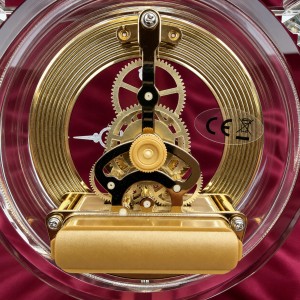 Tył zegara kryształowego 0360 – widok mechanizmu