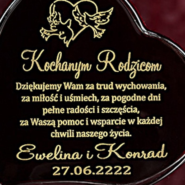 Włoska karafka serce dla rodziców — zbliżenie graweru