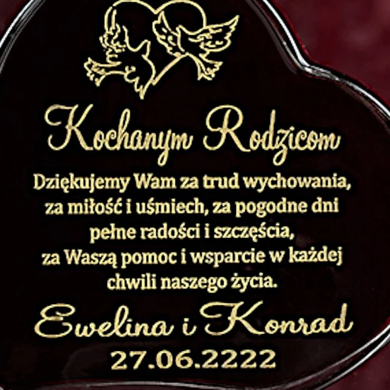 Włoska karafka serce dla rodziców — zbliżenie graweru