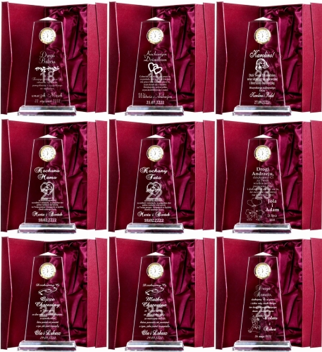 Grawerowana statuetka z zegarkiem kryształ z etui prezent dla rodziców