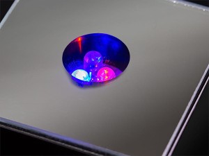 Dwie sztuki podświetlanej podstawki LED na baterie 65x65x25  — zdjęcie 2