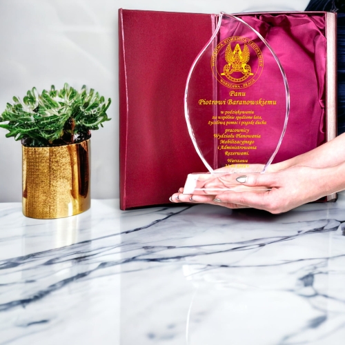 Prezent nagroda dla Dowódcy Żołnierza - trofeum za osiągnięcia awans podziękowanie za pomoc - szlifowany grawerowany kryształ z etui - statuetka