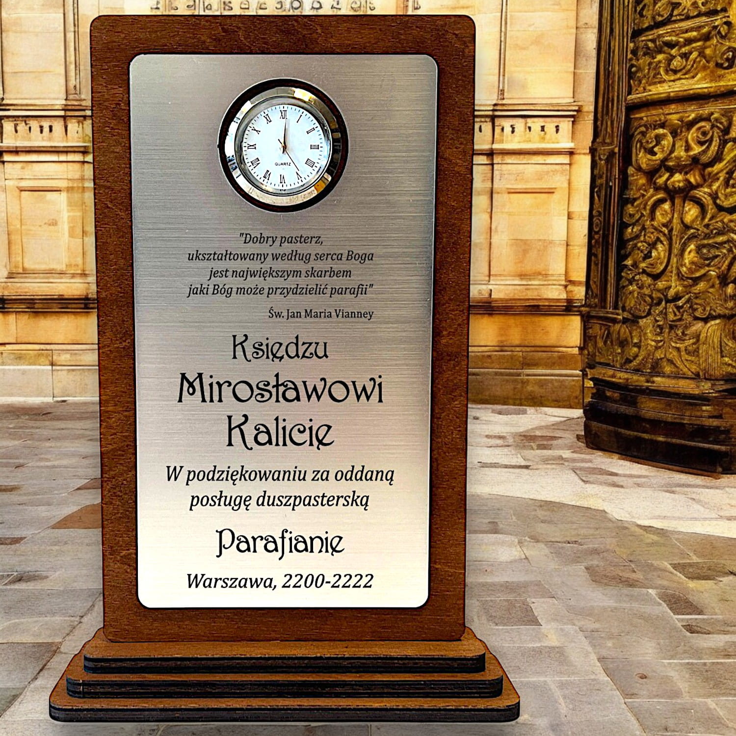 Statuetka z zegarem dla proboszcza