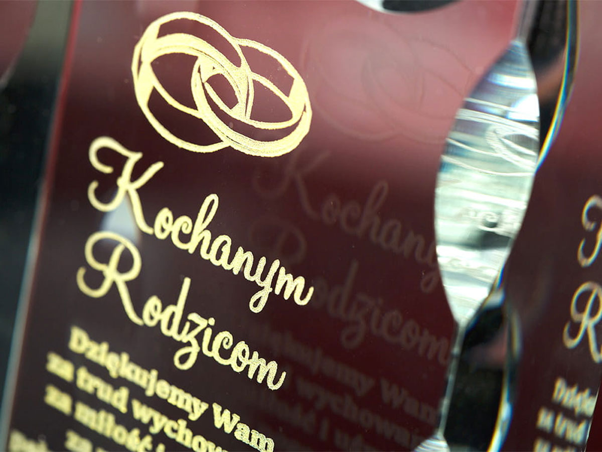 Grawerowana statuetka ze wyjątkowymi słowami podziękowań